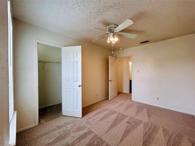 Building Photo - 9300 Kempler Dr
