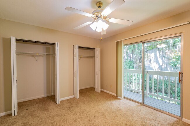 Building Photo - 2 Bedroom, 2.5 Bath Townhome In SW Pickwick Park