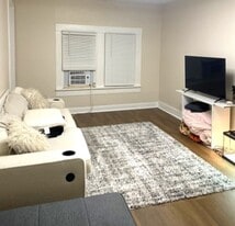 Building Photo - 107 S Buchanan St