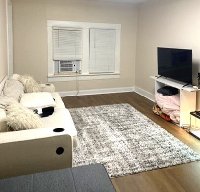 Building Photo - 107 S Buchanan St