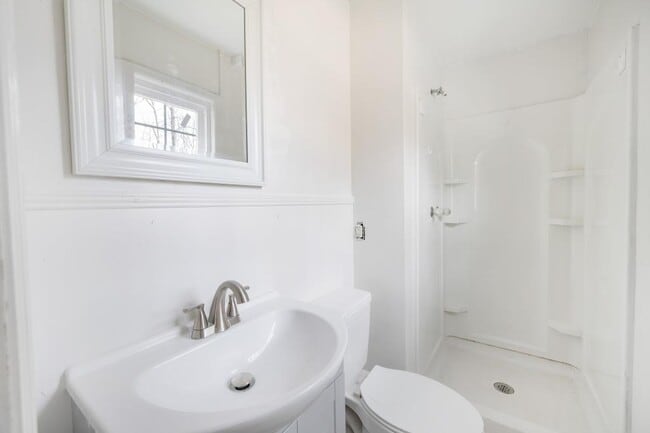 Building Photo - 228 Newcomb Dr