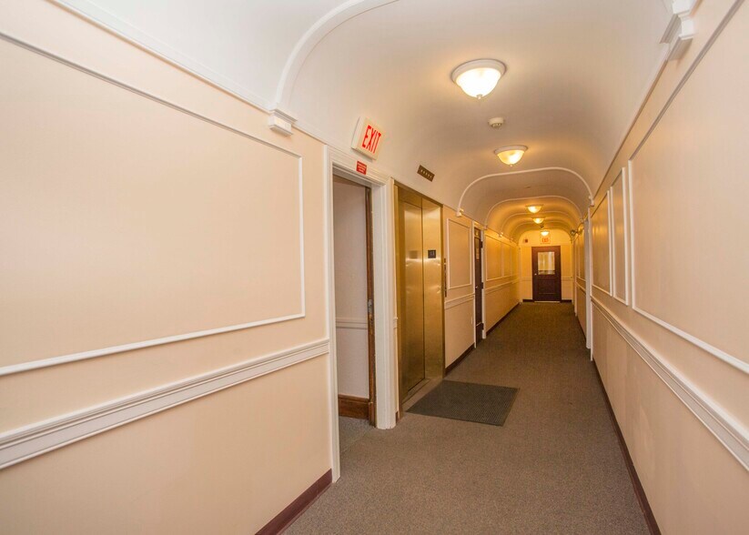 Building Photo - 102 Highland Ave