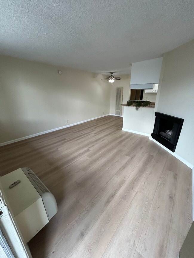 Building Photo - Fantastic One Bedroom