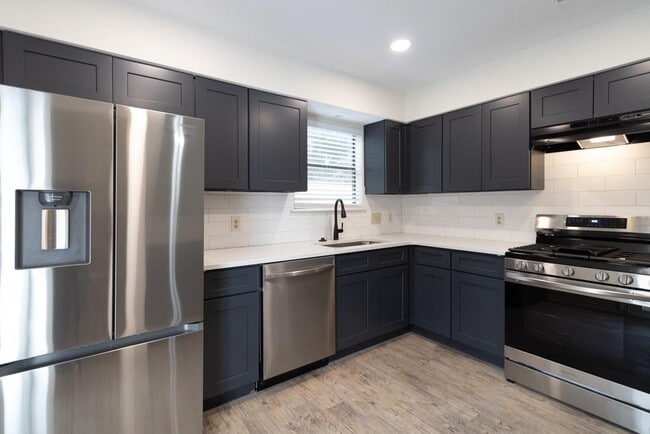 Building Photo - 5703 Shreveport Dr