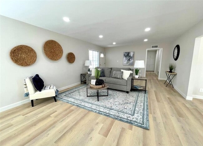 Building Photo - 2256 Rutgers Dr