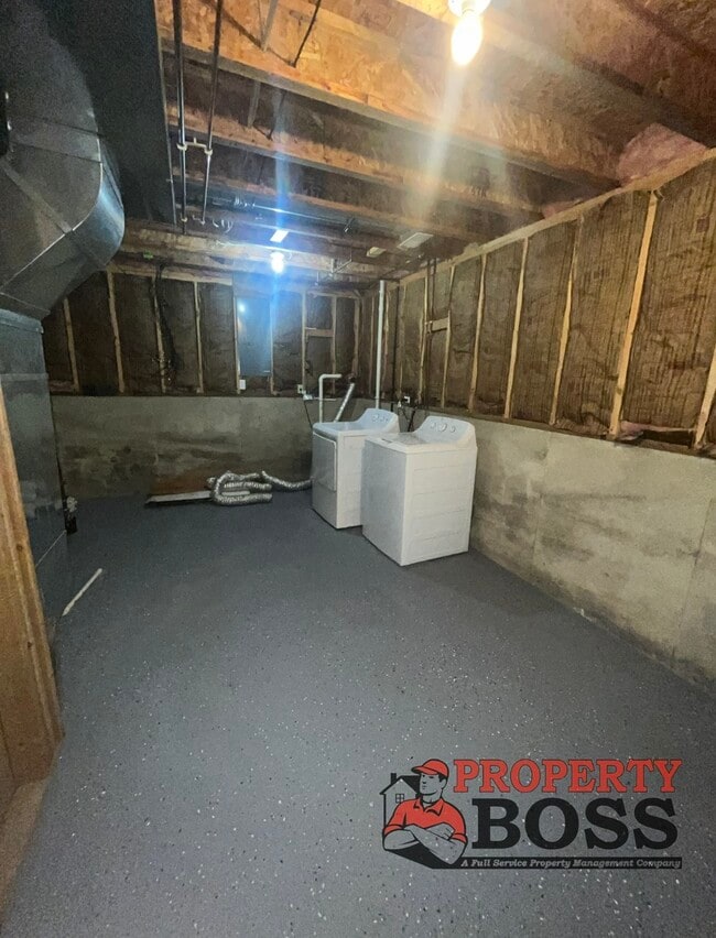 Building Photo - 3023 W 63rd Ln
