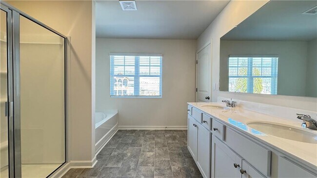 Building Photo - 100 Aspen Ct