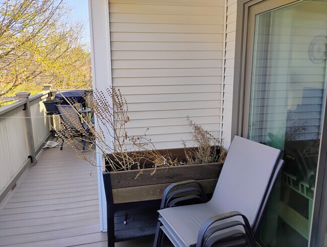 Building Photo - 3061 Pheasant Creek Dr