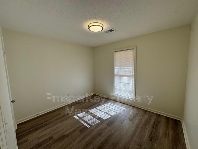 Building Photo - 6313 Stony Creek Dr