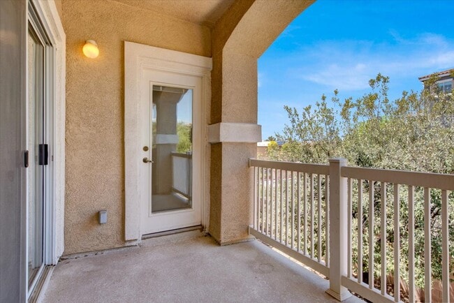 Building Photo - 5855 Valley Dr