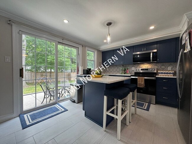 Building Photo - 1304 Dulles Pl