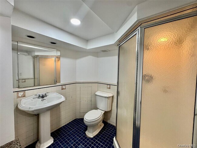 Building Photo - 73 Watkins Ave