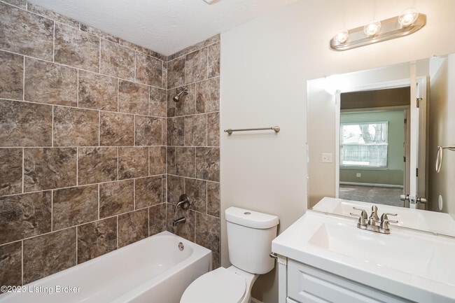 Building Photo - 3702 Bartlett Ct