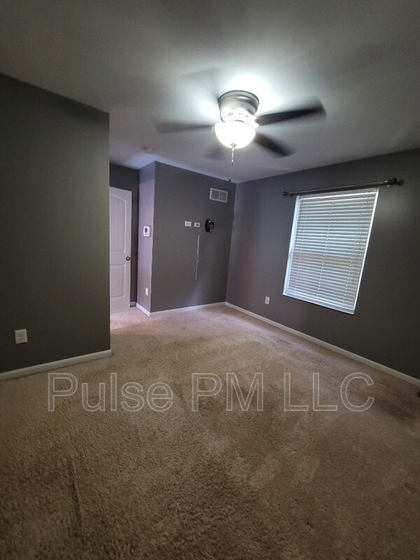 Building Photo - 1212 E Henry Clay Ave