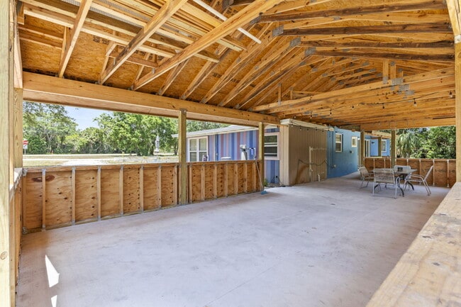 Building Photo - 8012 US-1