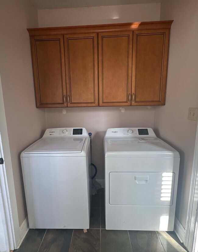 Building Photo - 5BR/2.5 Bath in Prime 12 South | Park-Facing | Two Sunrooms | Walkable Luxury Living