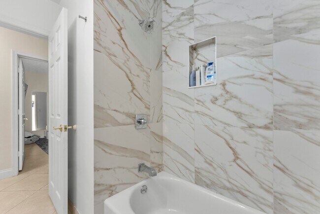 Building Photo - 401 NE 10th Terrace