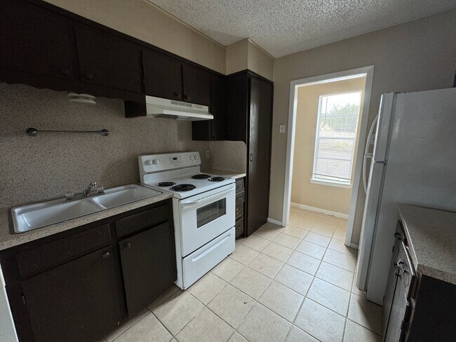 Building Photo - 917 N 7th St