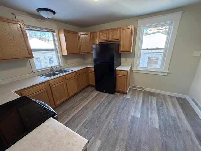 Building Photo - 630 Jackson St