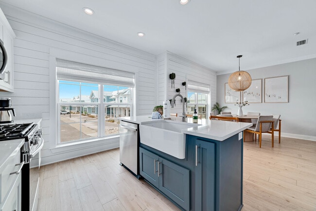 Building Photo - Orange Beach