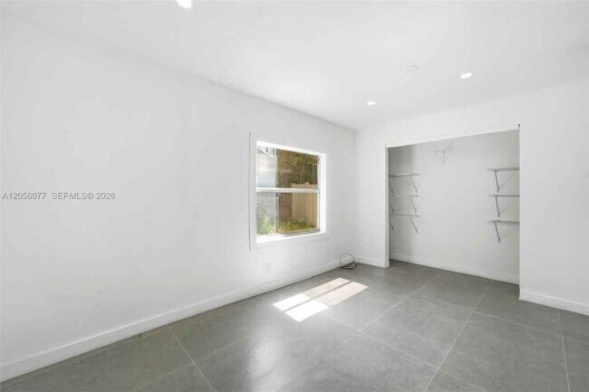 Building Photo - 2415 Garfield St
