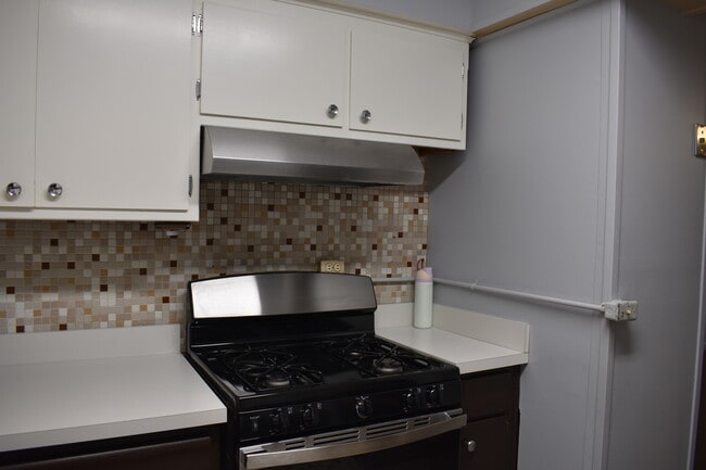 Building Photo - 8435 S 81st Ave