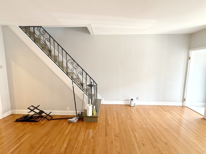 Building Photo - 1734 Wolf St