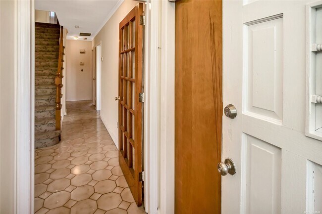 Building Photo - 713 Foch Blvd