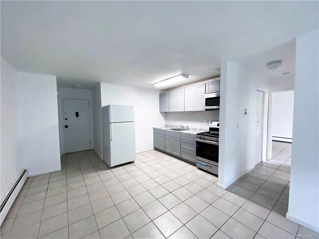 Building Photo - 101 Barclay Manor