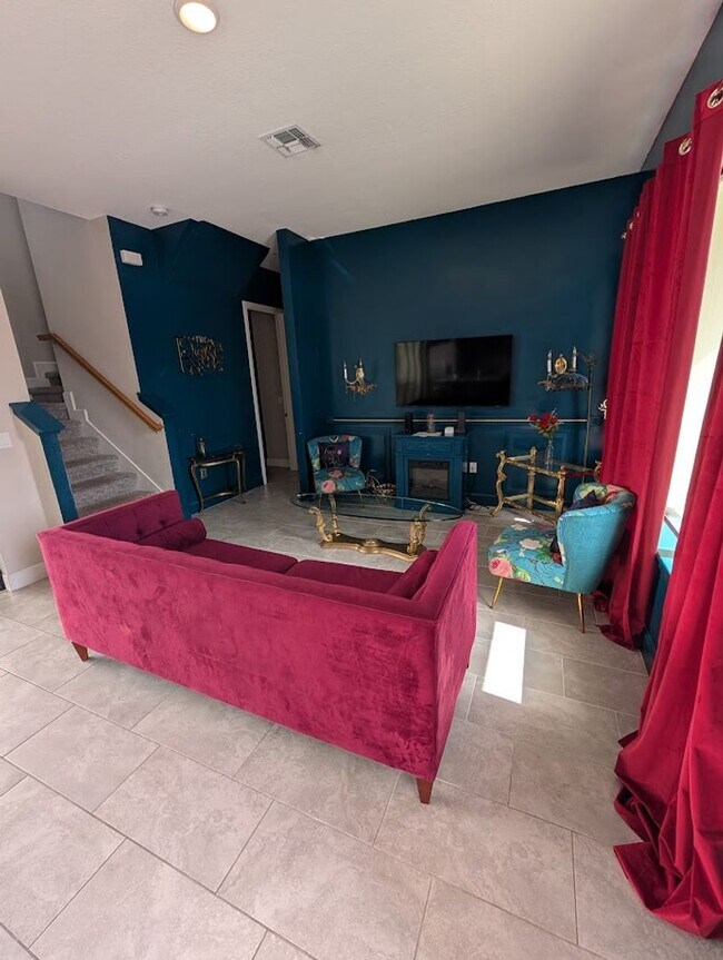 Building Photo - Beautiful Executive 4 Bed 3 Bath Home in Davenport!