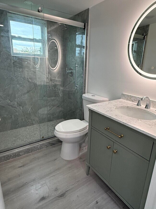 Building Photo - 216 Normandy Ln