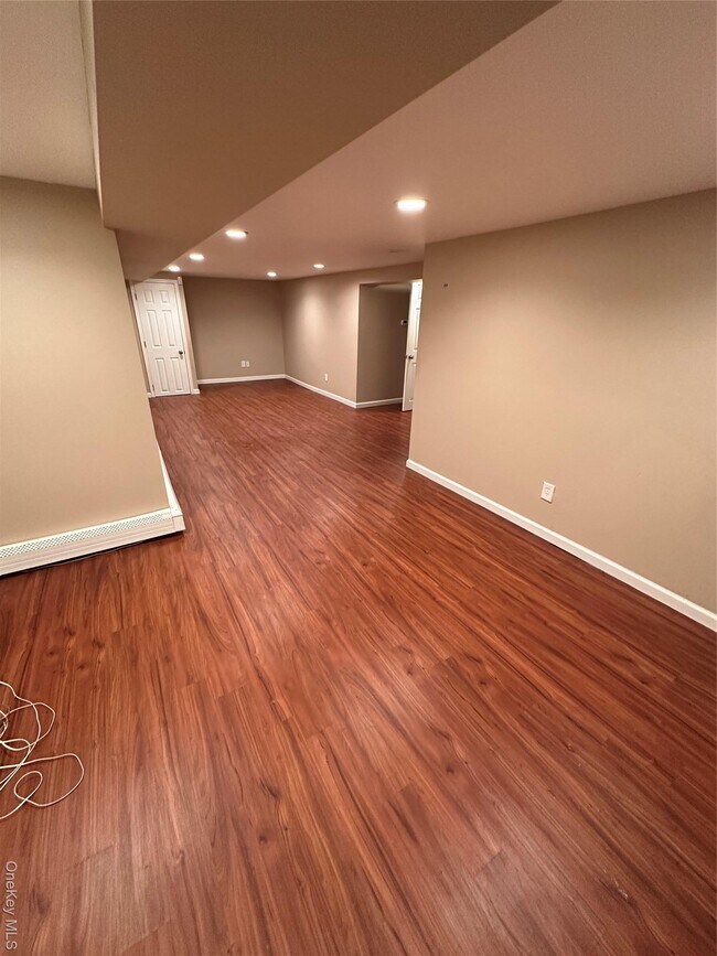 Building Photo - 91 7th St