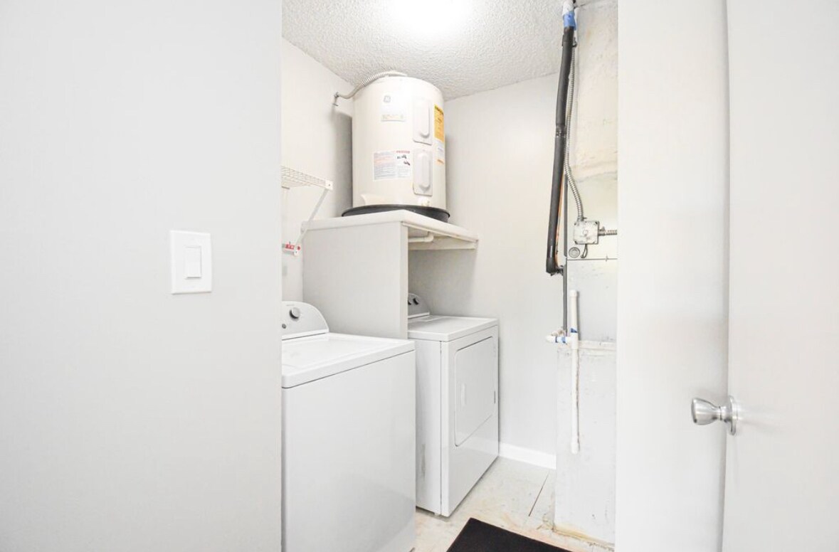 Building Photo - 3100 NW 46th St