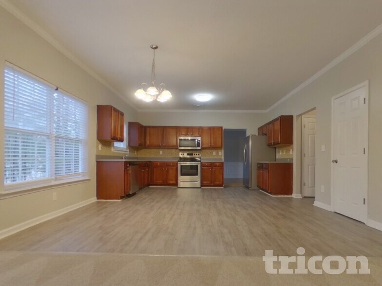 Building Photo - 1121 Corkscrew Way