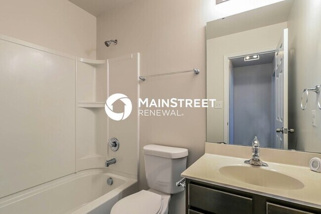 Building Photo - 4 Bedroom Pet-Friendly Home in SAINT CHARLES, MO with Main Street Renewal