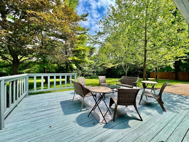 Building Photo - 6631 Pin Oak Ct