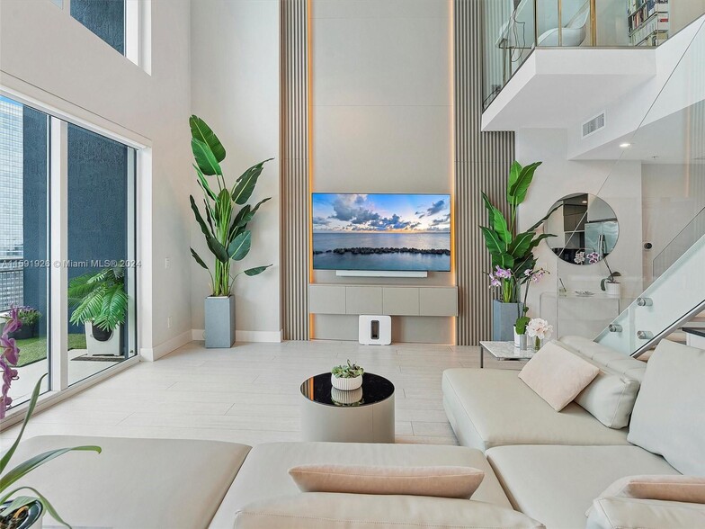 Building Photo - 60 SW 13th St