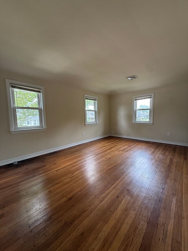 Building Photo - 212 Manheim Ave
