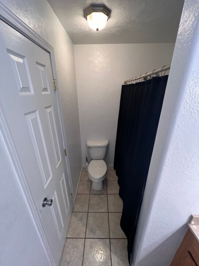 Building Photo - 3 Bedroom Single Family Home in Alamosa