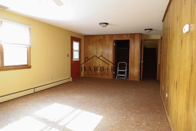 Building Photo - 3504 Ogden Ct NE