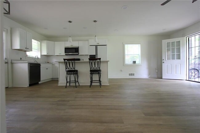 Building Photo - 3533 Larkspur Terrace