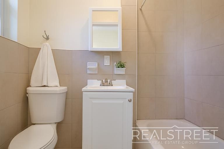 Building Photo - Welcome Home! Large 1.5-Bedroom with Priva...