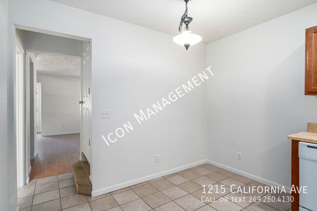 Building Photo - 1215 California Ave