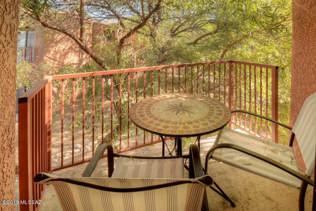Building Photo - 5051 N Sabino Canyon Rd
