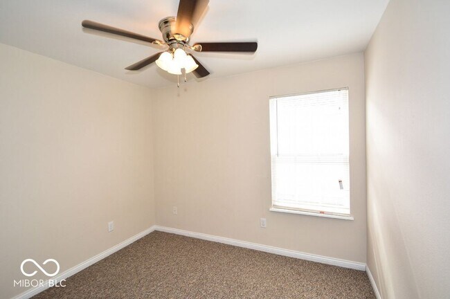 Building Photo - 1994 Falcon Ct