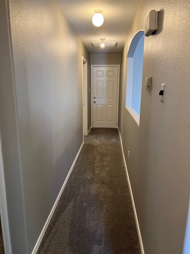 Building Photo - 2763 Butch Cassidy Dr SW