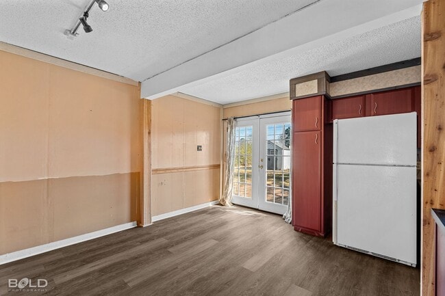 Building Photo - 1013 Peyton Ave