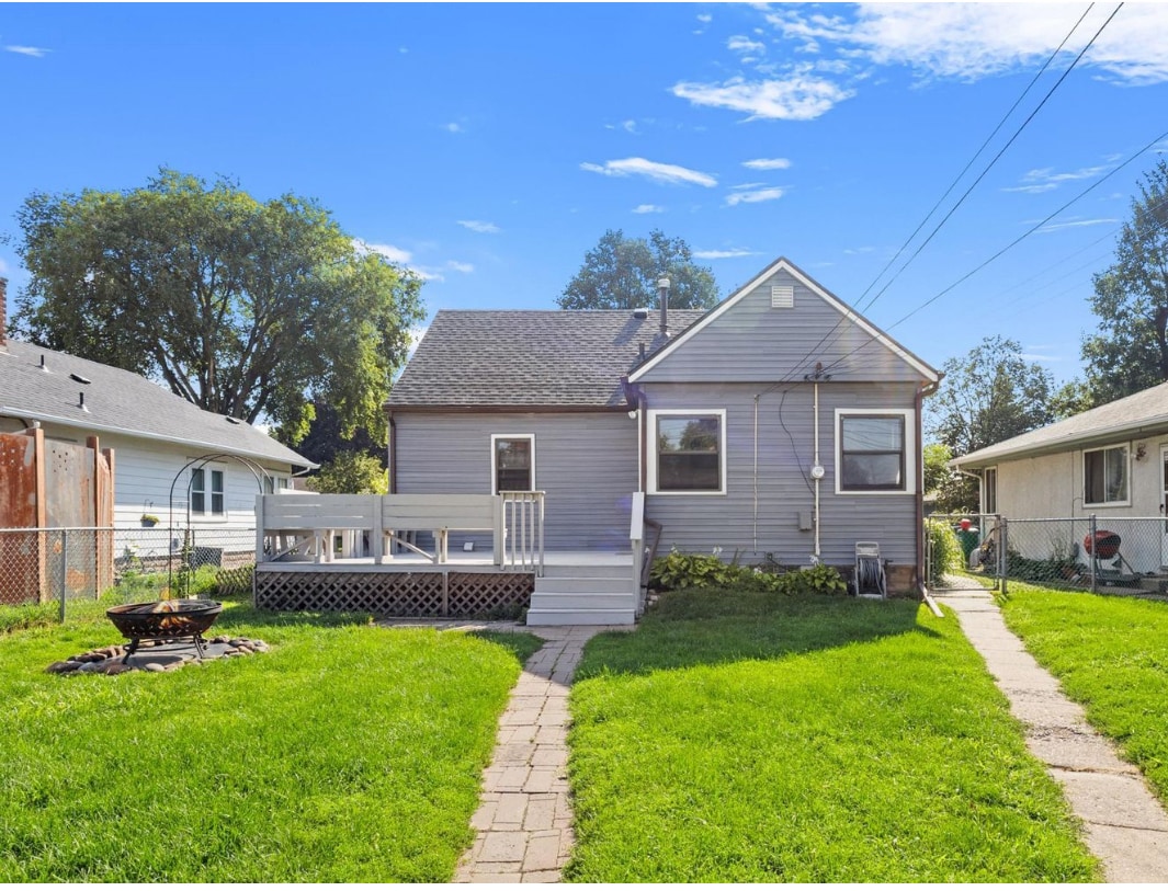 Building Photo - 5748 35th Ave S