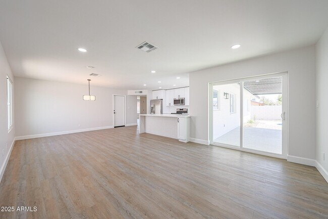 Building Photo - 11202 N 43rd Dr