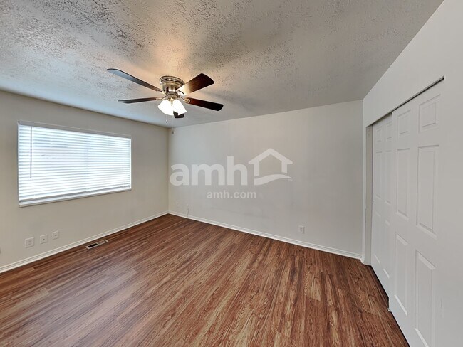 Building Photo - 6093 W Graceland Way